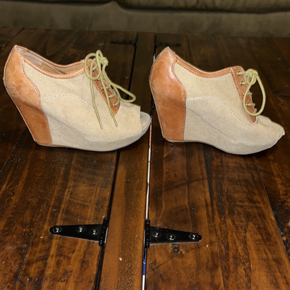 Gianni Bini Wedge Heels - Picture 5 of 8